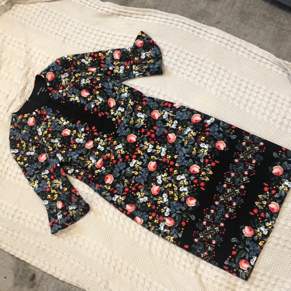 Maggie London black floral dress